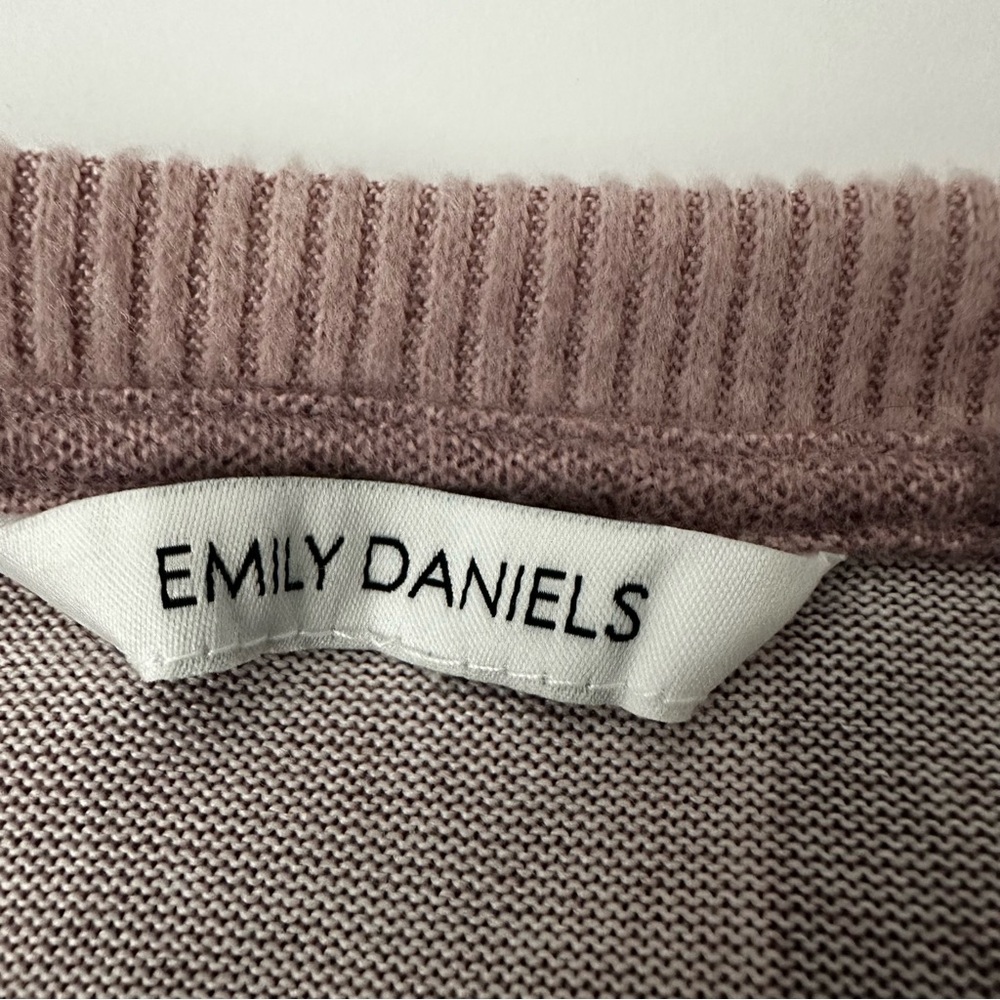 Emily Daniels Buffalo Plaid Sweater Women’s XL Pink Taupe V-Neck Cozy Soft - Picture 2 of 8